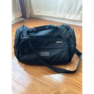 Travelpro Platinum 3 Shoulder Bag Black 16x11x8 Carry-on Travel Bag Zippers